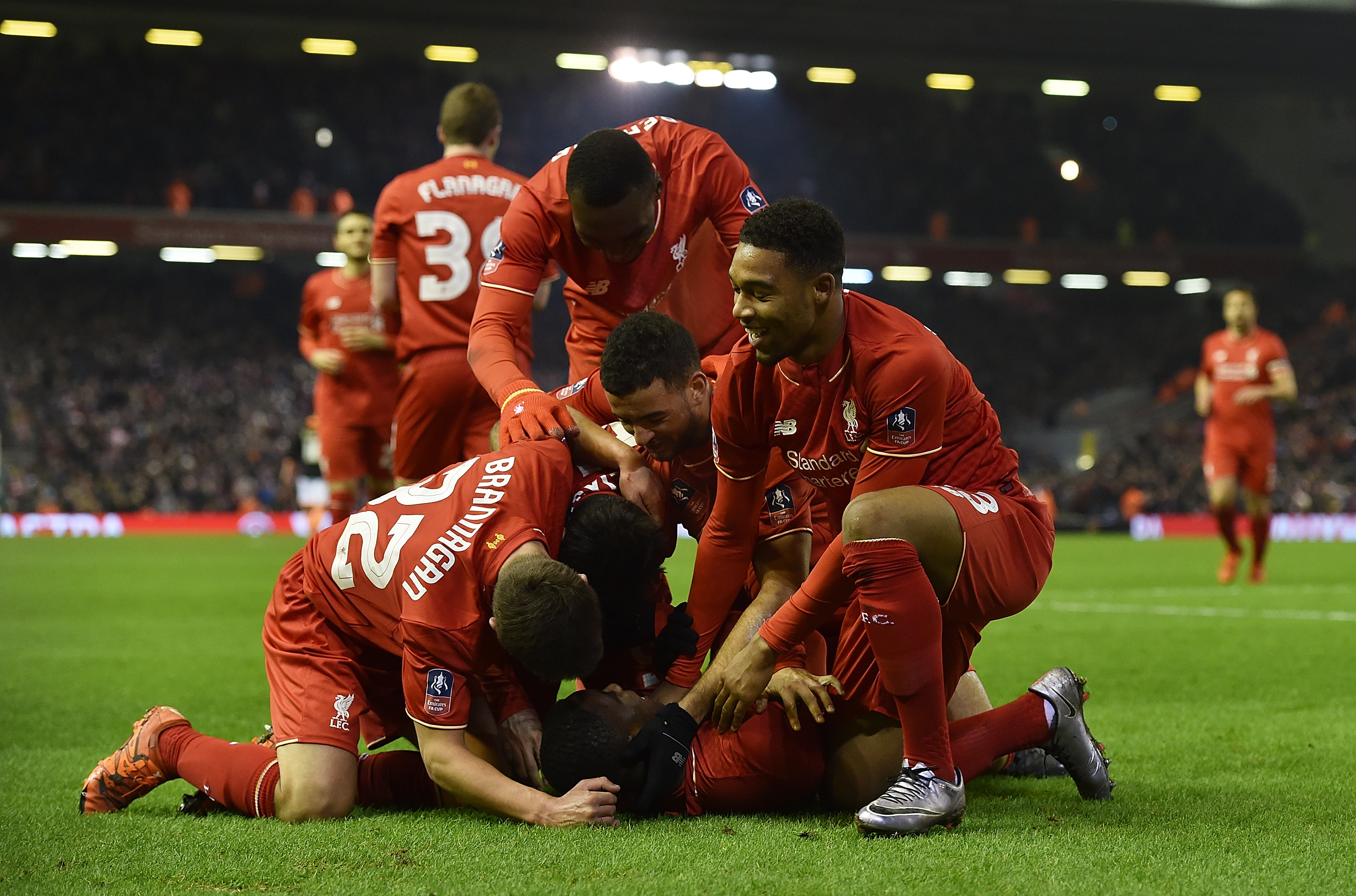 马特拉齐：加图索接了个烂摊子，他肯定愿意自己上去踢世预赛（马特拉齐：加图索接手烂局，他甚至愿亲自下场踢世预赛）