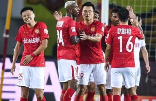 巴媒：西班牙人询问了罗比尼奥儿子小罗比尼奥，球员年底满18（巴媒：西班牙人打听罗比尼奥之子小罗比尼奥，球员将于年底年满18岁）